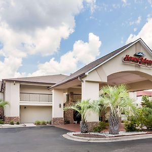 Howard Johnson By Wyndham Savannah Ga